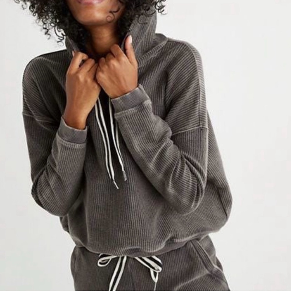 Aerie Cropped Ribbed Hoodie Pull Over Size Small Women’s Gray